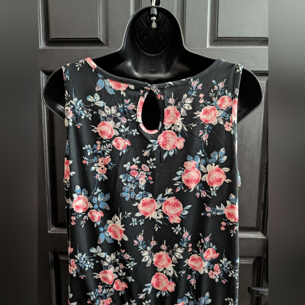 🆕 Women's Buttery Soft Black Floral Summer Romper With Pockets - Picture 8 of 10